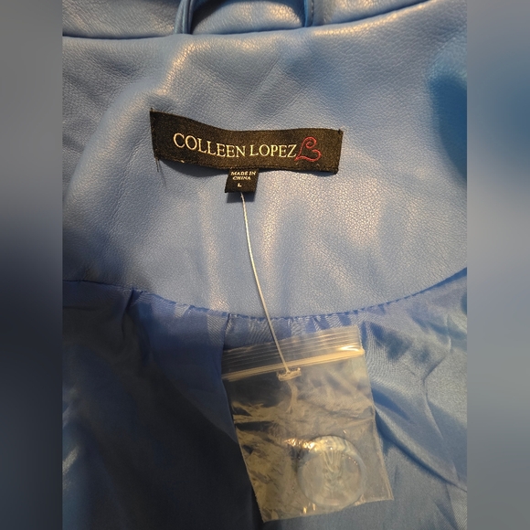 Colleen Lopez Cornflower Blue Faux Leather Coat Ruffle Cuffs Pockets Sz L NEW - Picture 4 of 7